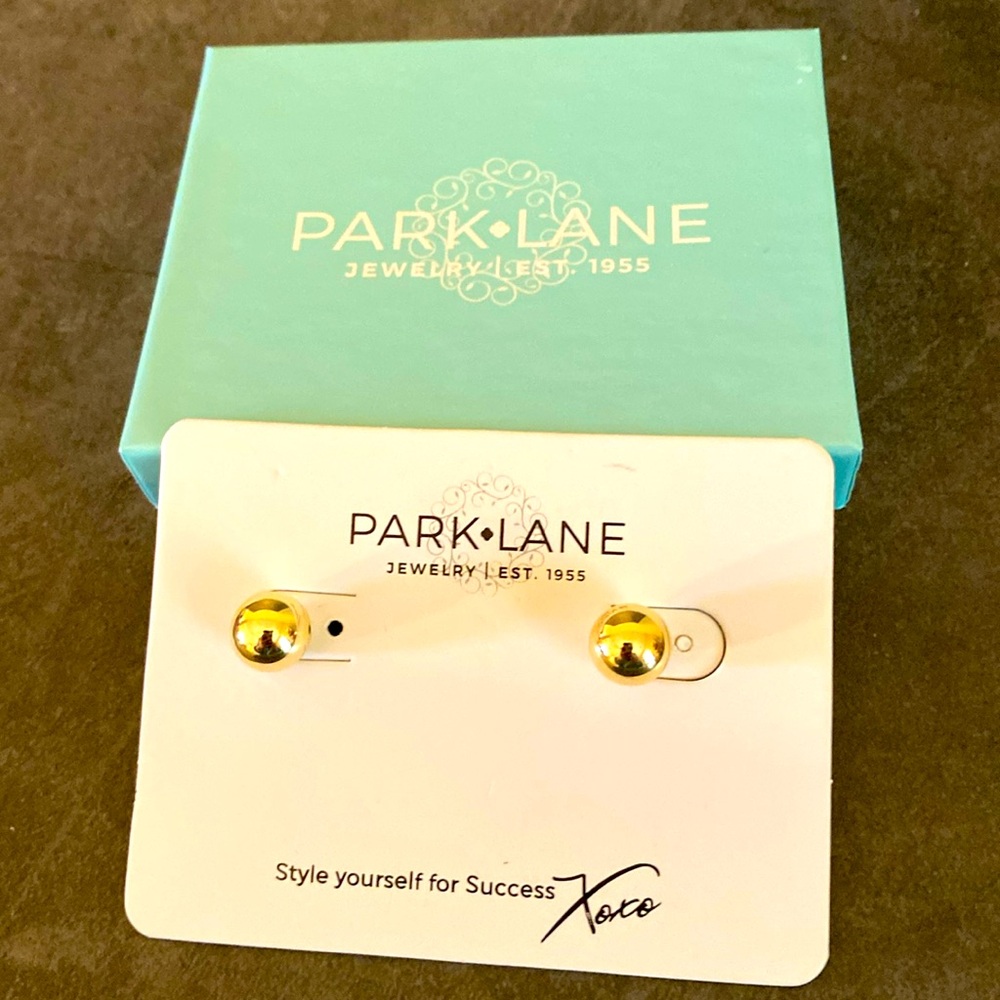 Park Lane Gold Tone Stud Earrings Pierced NEW